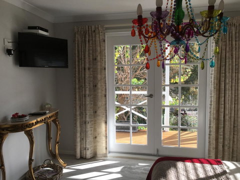 Applegate Lane Chalet - Tourism Canberra 6