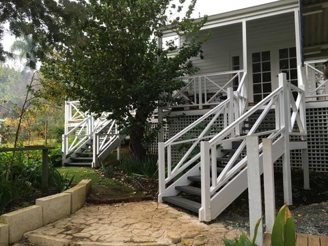 Applegate Lane Chalet - Tourism Canberra 5