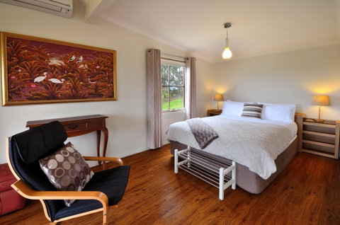 Balingup Highview Chalets - Tourism Canberra 3