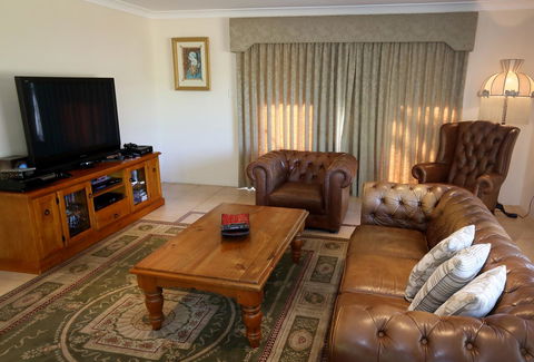 Nivalis Bed And Breakfast - Tourism Canberra 21