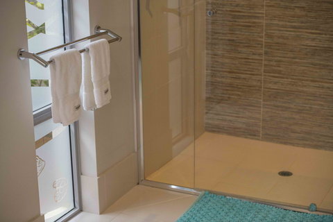 Magnificent Beach Retreat - Tourism Canberra 12