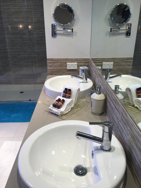 Magnificent Beach Retreat - Tourism Canberra 39