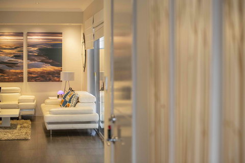 Magnificent Beach Retreat - Tourism Canberra 25