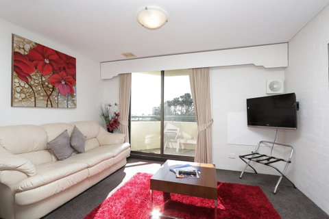 Atrium Hotel Mandurah - Tourism Canberra 42