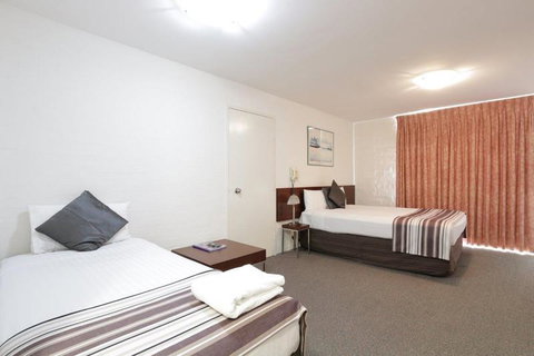 Atrium Hotel Mandurah - Tourism Canberra 1