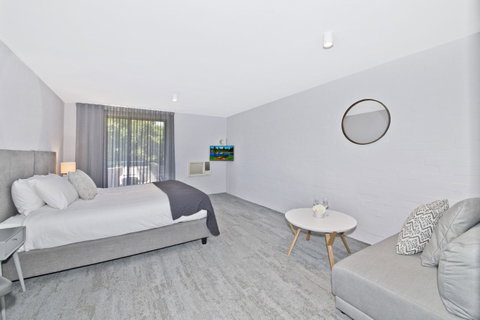 Atrium Hotel Mandurah - Tourism Canberra 14