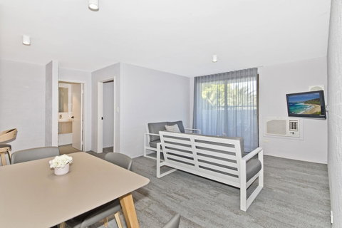 Atrium Hotel Mandurah - Tourism Canberra 25