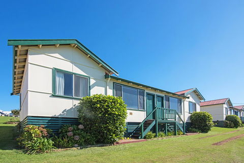 Augusta Hotel Motel - Tourism Canberra 0