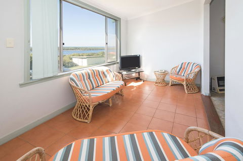 Augusta Hotel Motel - Tourism Canberra 3