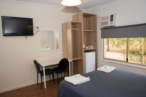 Jurien Bay Hotel Motel - Tourism Canberra 1