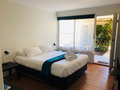 Jurien Bay Hotel Motel - Tourism Canberra 16