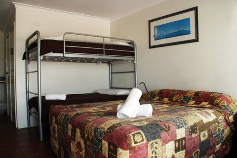 Jurien Bay Hotel Motel - Tourism Canberra 14