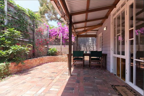 Laneway Studio, Heart Of Fremantle - Tourism Canberra 7