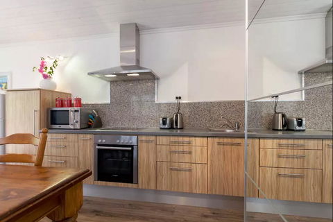Laneway Studio, Heart Of Fremantle - Tourism Canberra 4