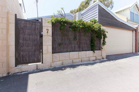 Laneway Studio, Heart Of Fremantle - Tourism Canberra 12