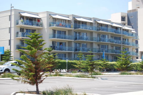 Absolute Beachfront Scarborough - Tourism Canberra 9
