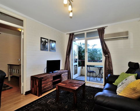Cappuccino Delight - 1 Bedroom Central Fremantle Apartment - Tourism Canberra 4