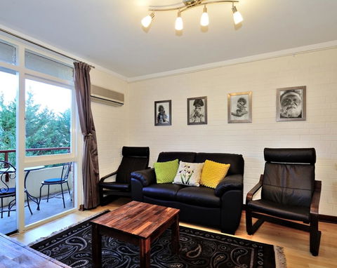 Cappuccino Delight - 1 Bedroom Central Fremantle Apartment - Tourism Canberra 1
