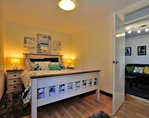 Cappuccino Delight - 1 Bedroom Central Fremantle Apartment - Tourism Canberra 0