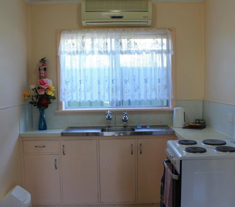 Jurien Beachfront Holiday Units - Tourism Canberra 5