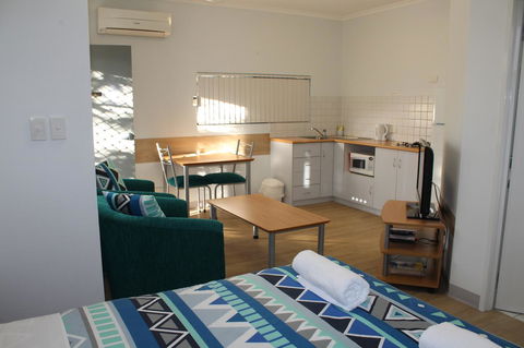 Mandurah Ocean Marina Chalets - Tourism Canberra 1