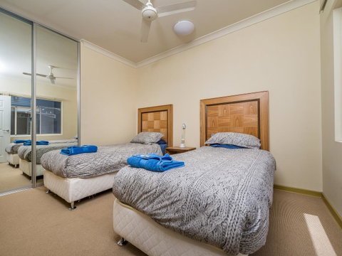 Seafront Unit 60 - Tourism Canberra 2