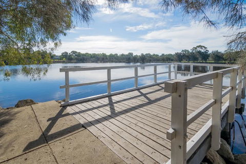 Ascot On Swan Bed & Breakfast - Tourism Canberra 1