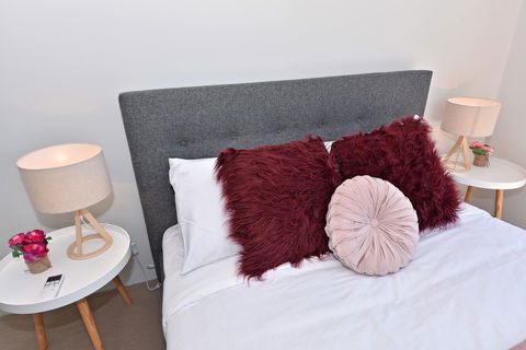 Modern Apartment Redcliffe Near Perth Airport: 0126 - Tourism Canberra 7