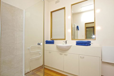 Riverfront Motel & Villas - Tourism Canberra 2