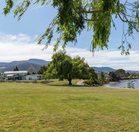 Riverfront Motel  Villas - Tourism Canberra