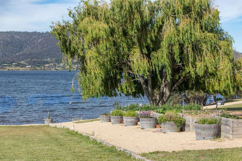 Riverfront Motel & Villas - Tourism Canberra 23
