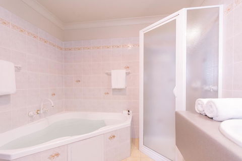 Hadley\'s Orient Hotel - Tourism Canberra 40