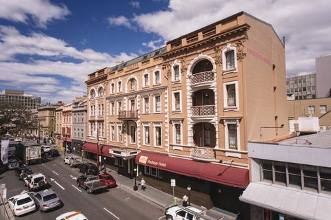 Hadley\'s Orient Hotel - Tourism Canberra 0