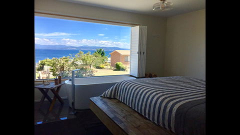 Couples Getaway On Bruny Island - Tourism Canberra 12