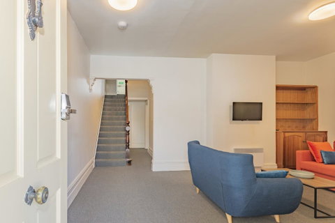 4 Bedroom House - Hobart CBD - Free Parking - Free WIFI - Tourism Canberra 21