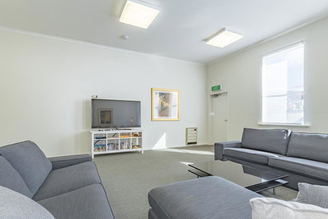 4 Bedroom House - Hobart CBD - Free Parking - Free WIFI - Tourism Canberra 20