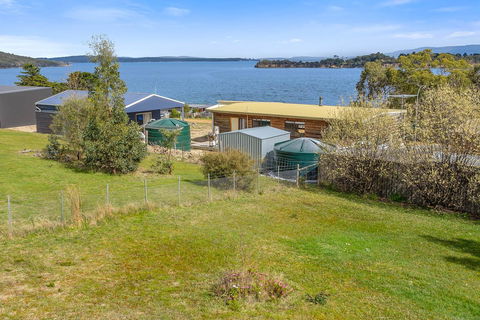 Omaroo Cottage Bruny Island - Tourism Canberra 13