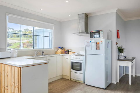 Omaroo Cottage Bruny Island - Tourism Canberra 8