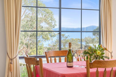 Omaroo Cottage Bruny Island - Tourism Canberra 5