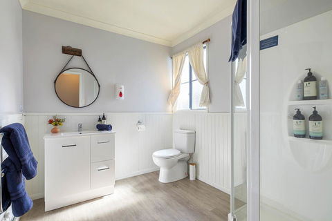 Omaroo Cottage Bruny Island - Tourism Canberra 11