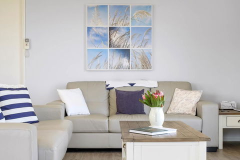 Omaroo Cottage Bruny Island - Tourism Canberra 3