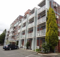 Adina Place Motel Apartments - Tourism Canberra