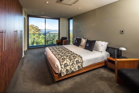 Lenna Of Hobart - Tourism Canberra 34