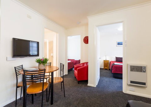 Graham Apartments - Tourism Canberra 3