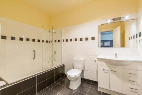 Graham Apartments - Tourism Canberra 36