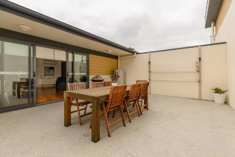 Kangaroo Bay Apartments - Tourism Canberra 21