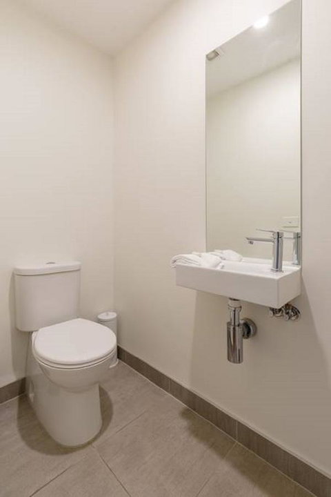 Kangaroo Bay Apartments - Tourism Canberra 25