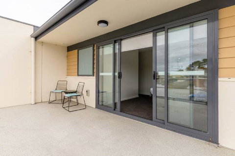 Kangaroo Bay Apartments - Tourism Canberra 26