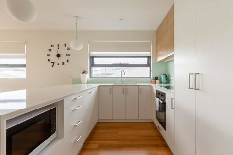 Kangaroo Bay Apartments - Tourism Canberra 39