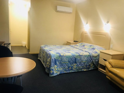 Mayfair Plaza Motel And Apartments - Tourism Canberra 7